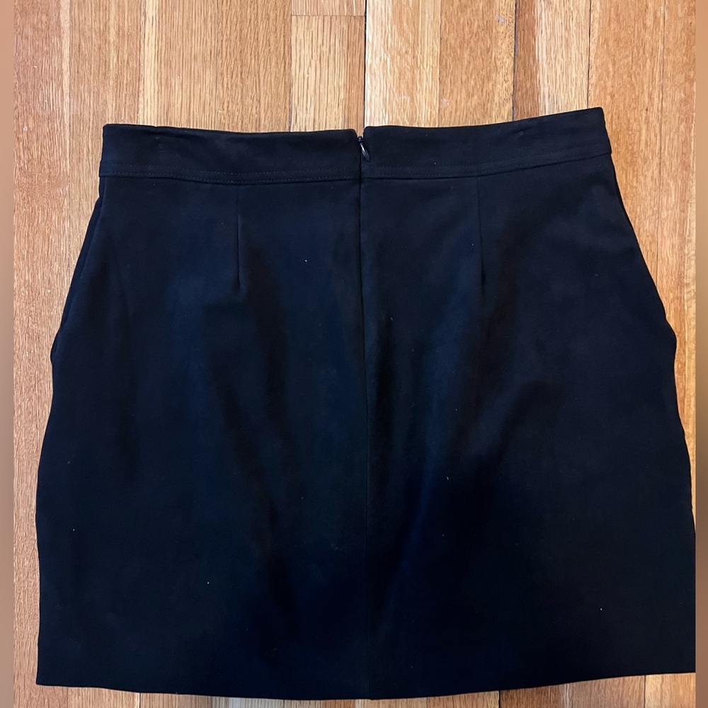 Banana Republic vegan suede mini skirt with pocketss